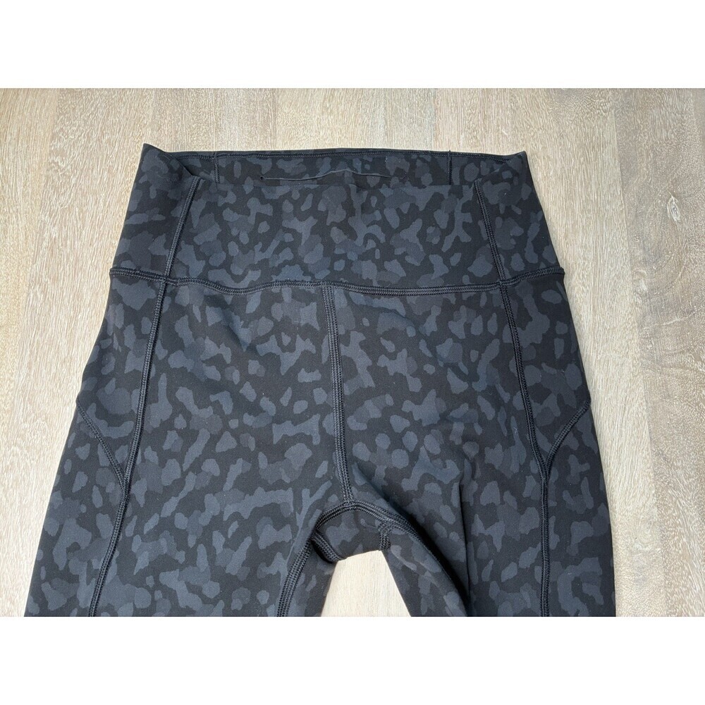 Lululemon In Movement Tight 25" *Everlux Formation Camo Deep Coal Multi Size 4 - Picture 4 of 9